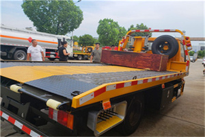 仁化附近拖车电话号码服务